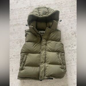 Aritzia super puff jacket vest